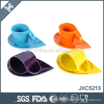 12 PC Arten der Farbe gute Qualitätsart und weise keramische Kaffeetasse und Saucer eingestellt